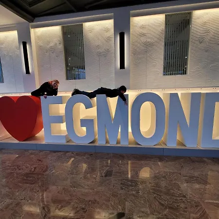 Zeesterflat 117 אגמונד אן זי